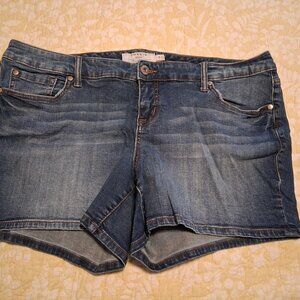 Women's Shorts, Torrid, Medium blue, size 18